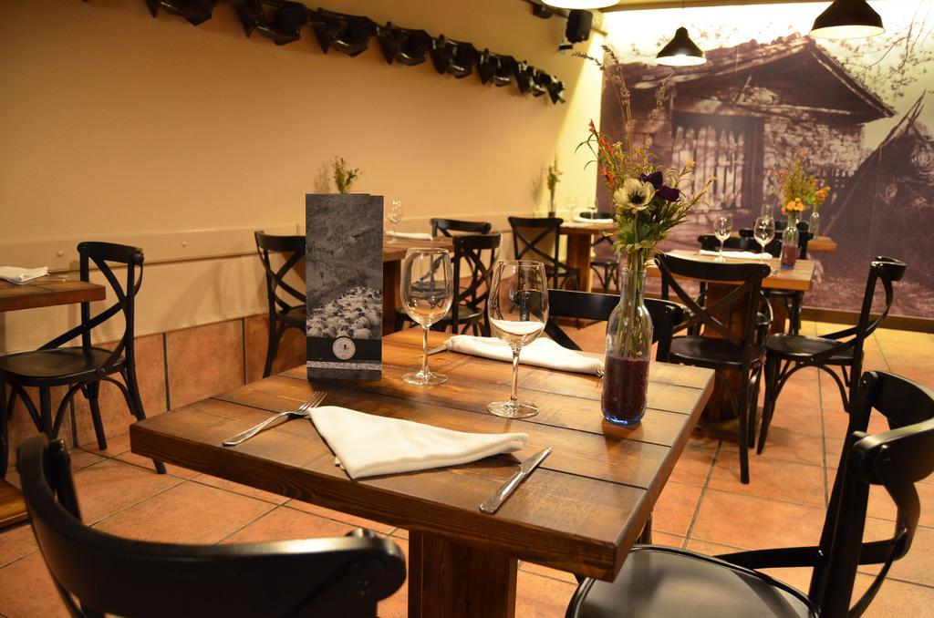 Hostal Ameztia Doneztebe Exteriör bild