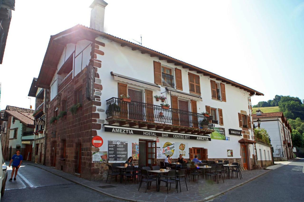 Hostal Ameztia Doneztebe Exteriör bild