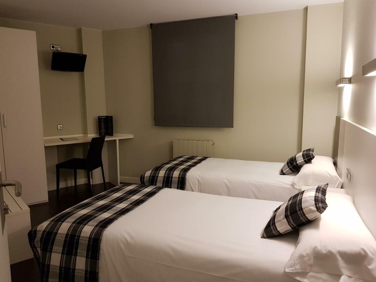 Hostal Ameztia Doneztebe Exteriör bild